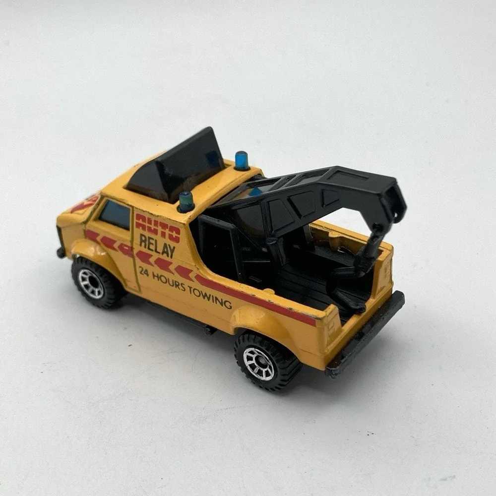 Vtg Matchbox & Die-Cast Vehicle – 1980s Era Rolls Royce Corvette Wrecker Lot #2